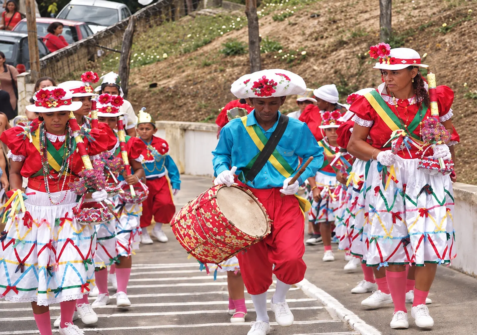 Taieira de Laranjeiras: grupo em cortejo